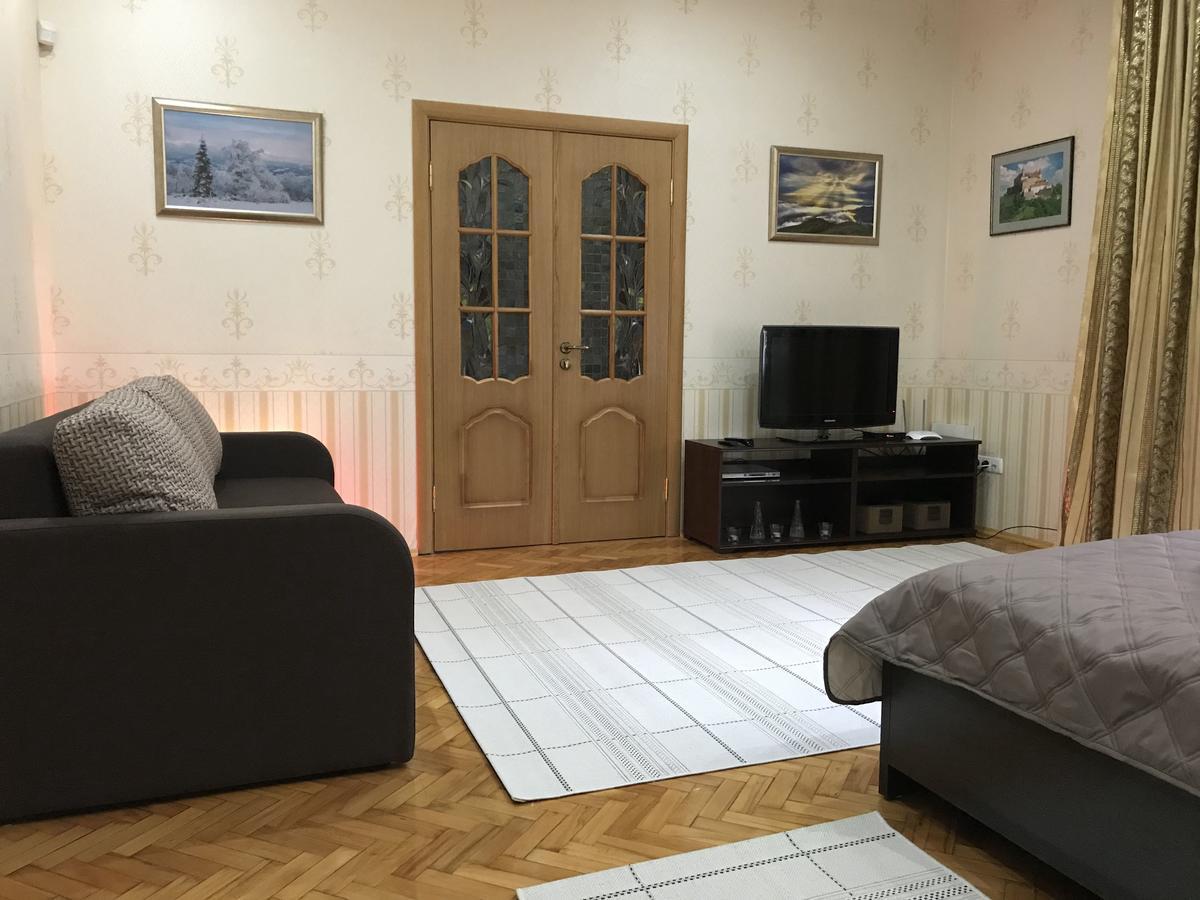 Large Apartment In The City Center Moukatcheve Extérieur photo