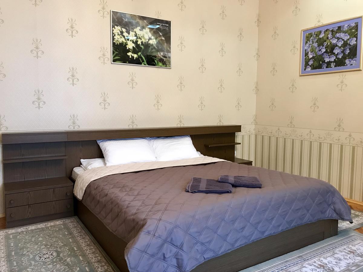 Large Apartment In The City Center Moukatcheve Extérieur photo