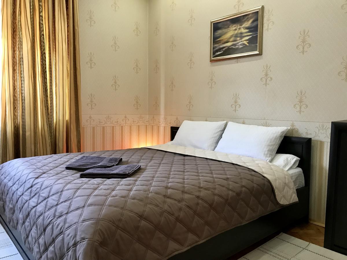 Large Apartment In The City Center Moukatcheve Extérieur photo